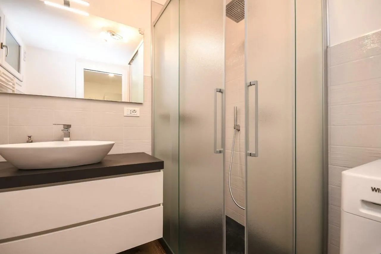 Costa D'Oro Deluxe Apartment Sirmione