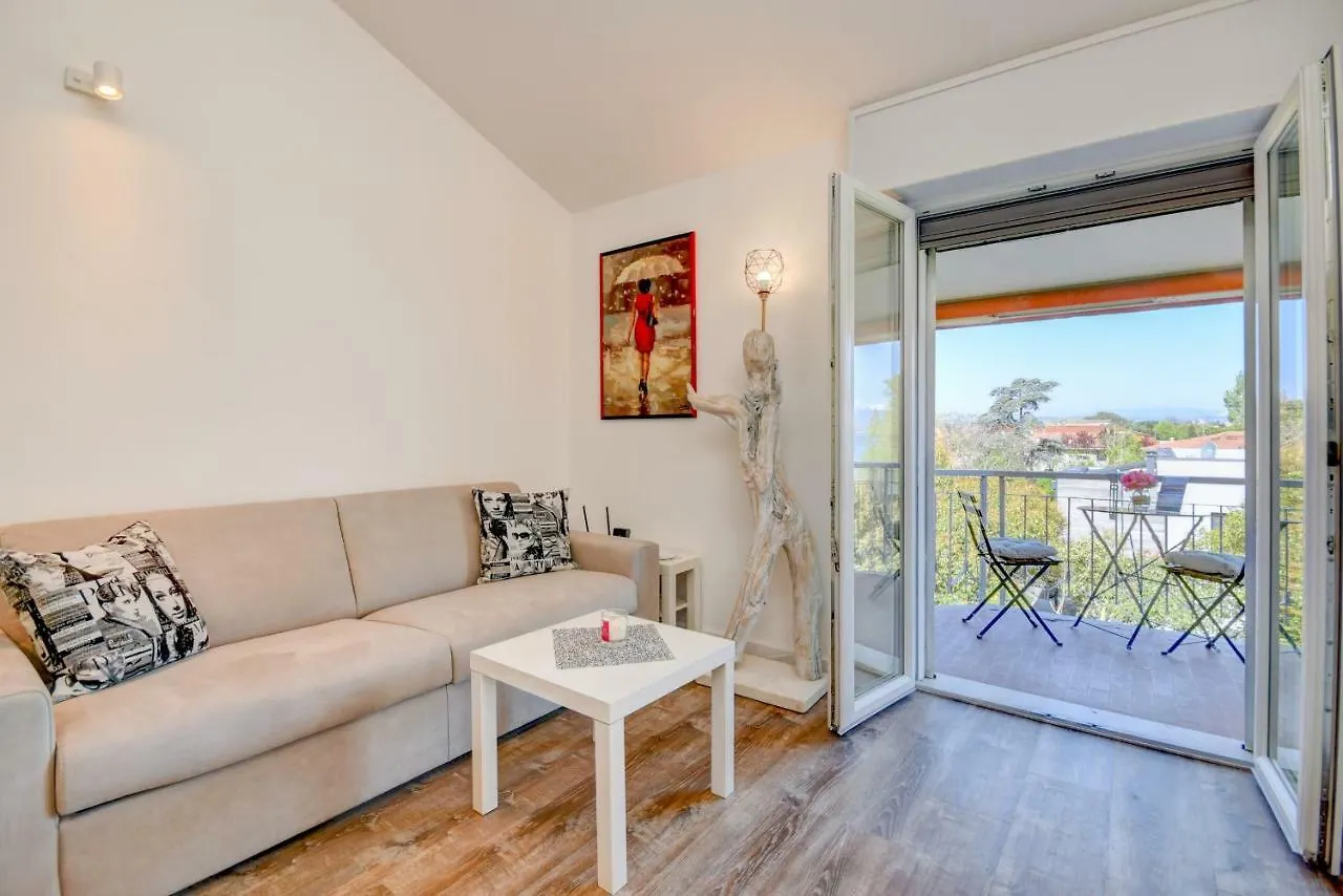 Costa D'Oro Deluxe Apartment Sirmione