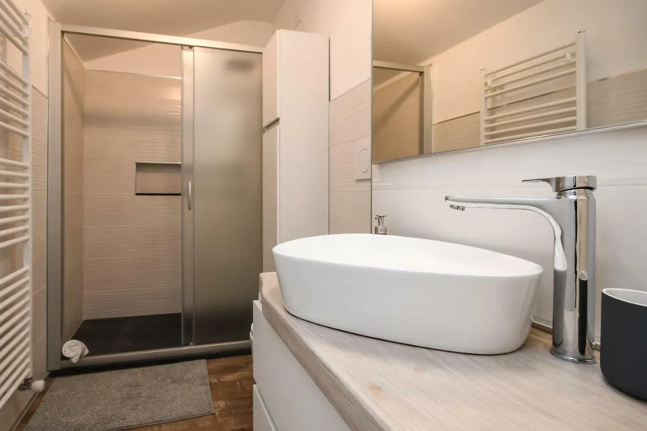 Costa D'Oro Deluxe Apartment Sirmione 0*,  Italy